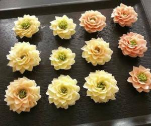 Chocolate Cake Toppers & Cake Icing Flowers classes in Pune