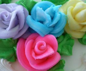 Chocolate Cake Toppers & Cake Icing Flowers classes in Pune